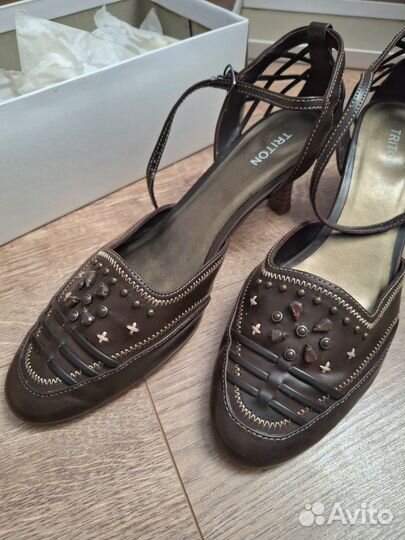 Туфли с ремешком на щиколотке