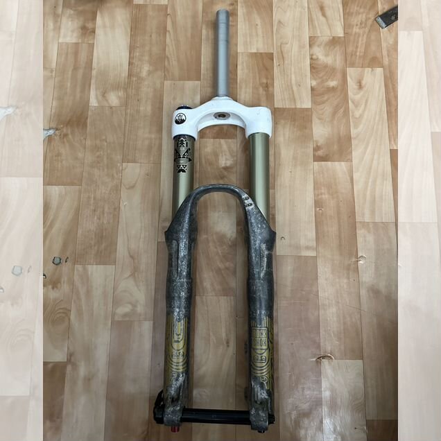 Вилка rock shox totem