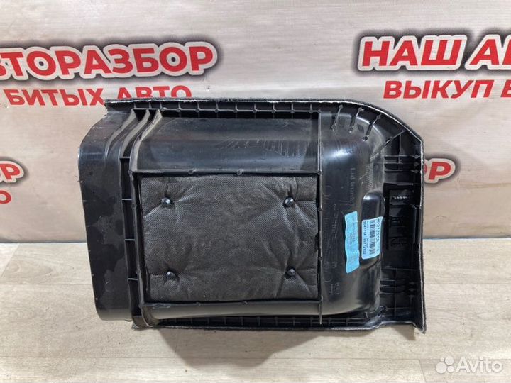 Обшивка багажника правая Bmw X5 (E-70) 2010