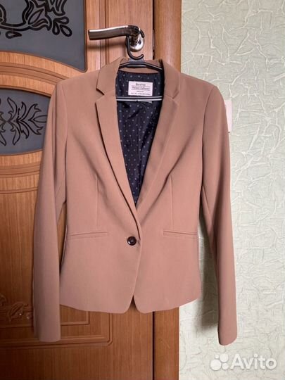 Пиджак бежевый Bershka