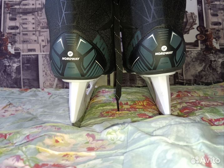 Коньки хоккейные