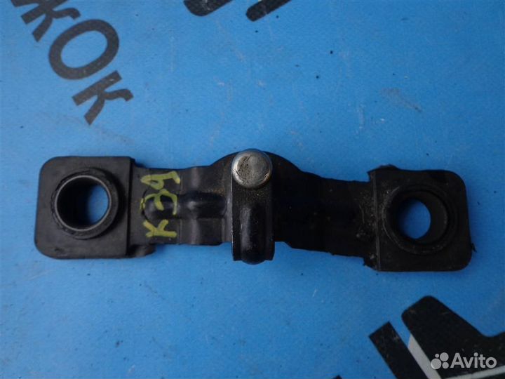 Ответная часть замка багажника VW Passat B6