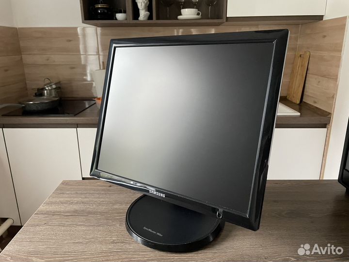 Монитор Samsung Syncmaster 960BF