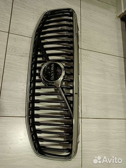 Решетка радиатора Volvo xc60 17