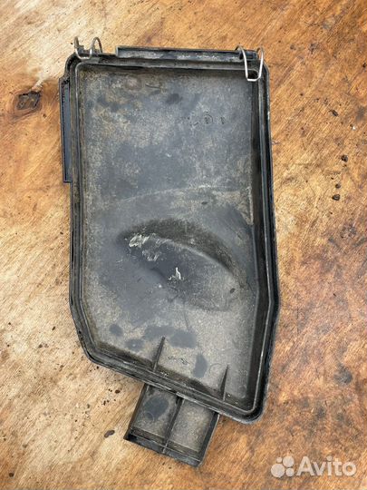 Мерседес C w203 крышка блока предохранителей