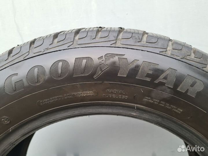 Goodyear UltraGrip Performance SUV Gen-1 215/65 R17 99V