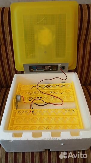 Инкубатор на 48 яиц автоматический бу