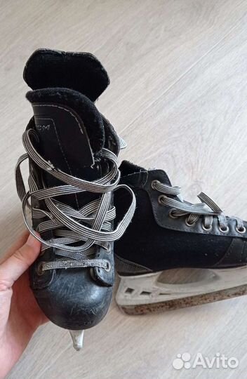 Хоккейные коньки ccm р. 29