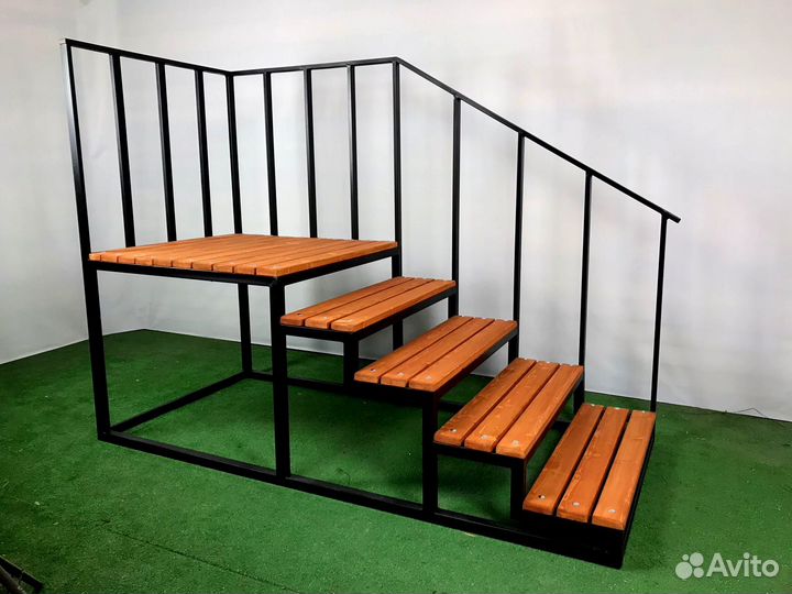 Крыльцо металлическое