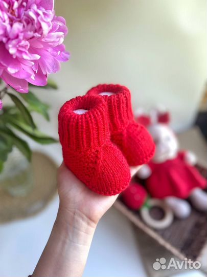 Набор погремушка, мягкая игрушка, пинетки