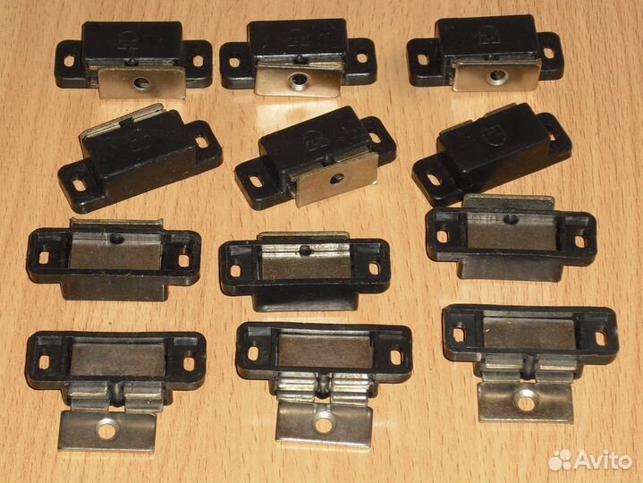 Защелка магнитная мебельная чёрная