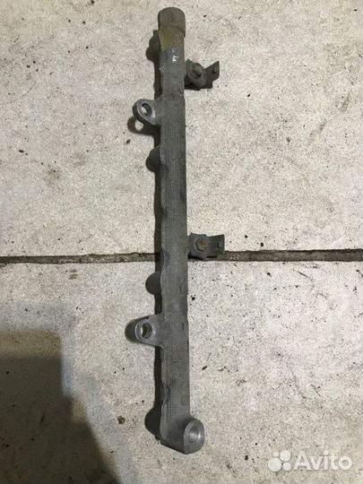 Трубка подачи топлива Toyota Celsior UCF31 3uzfe