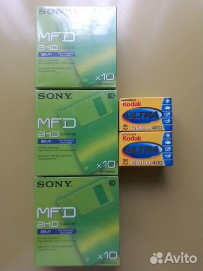 Дискеты Sony. Фотоплёнка Kodak. Видеокассеты VHS