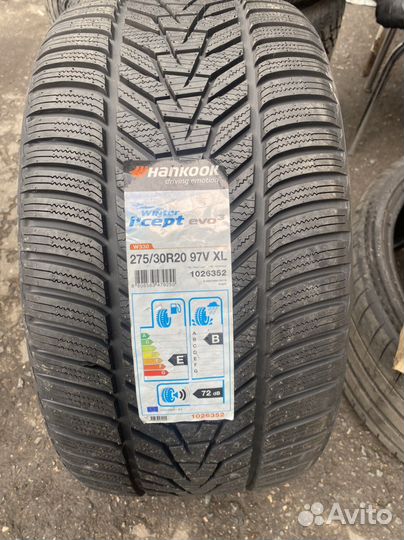 Hankook Winter I'Cept Evo 3 W330A 275/30 R20 и 245/35 R20