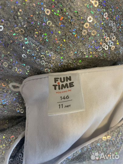 Детское нарядное платье 146