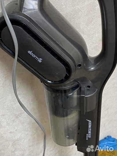 Вертикальный пылесос