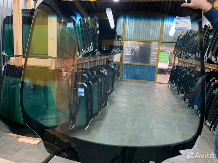 Лобовое стекло на Пежо 308