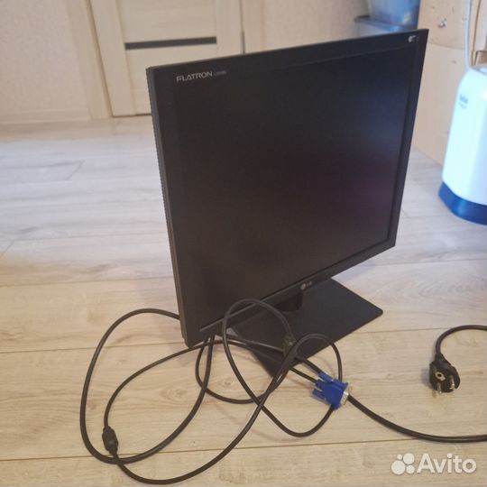 Монитор LG flatron L1919s