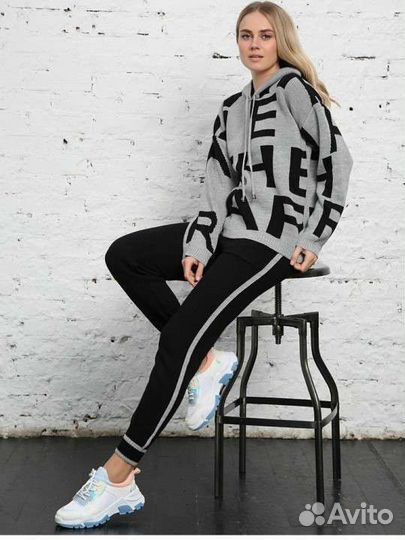 Костюм спортивный вязаный женский