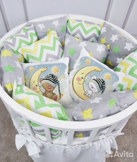 Бортики и одеяло в кроватку новое