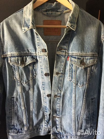Джинсовая куртка levis