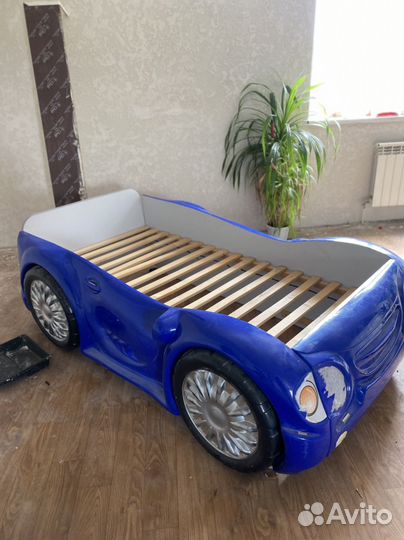 Кровать машинка