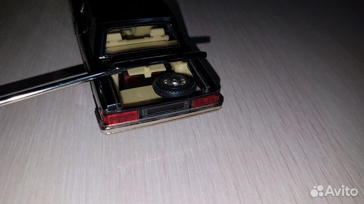 Модель авто СССР ЗИЛ-115 А42 с антенной