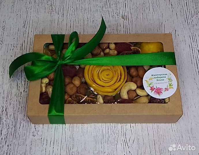 Набор орехи сухофрукты. Съедобные подарки женские