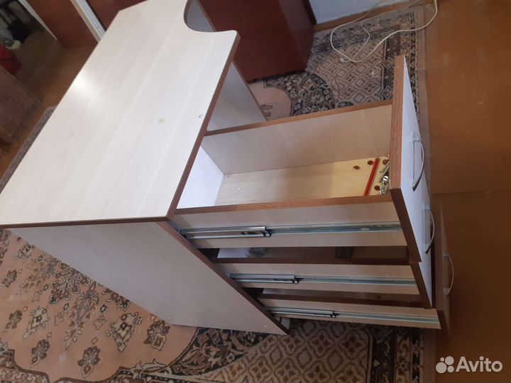 Компьютерный стол