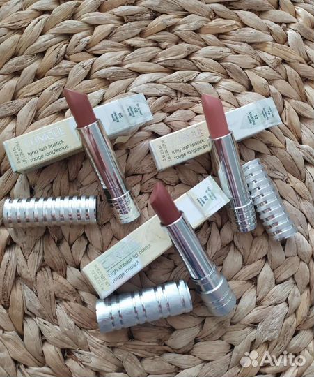 Clinique помада