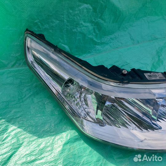 Фара правая Citroen C4 2004-2008 Левый руль