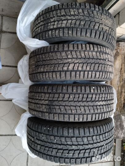 Dunlop SP Winter Ice 01 205/55 R16
