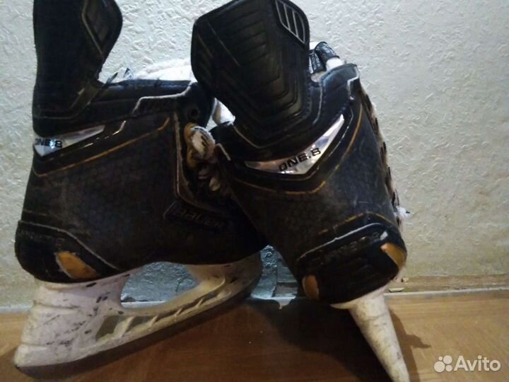 Хоккейные коньки bauer