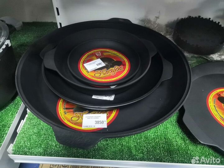 Чугунная сковорода кастрюля посуда казан