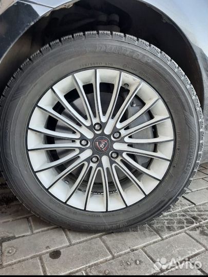 R17 Dunlop Graspic DS3 225/55, PCD 5x114.3 DIA 114.3