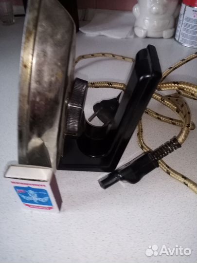 Старый маленький утюг СССРм