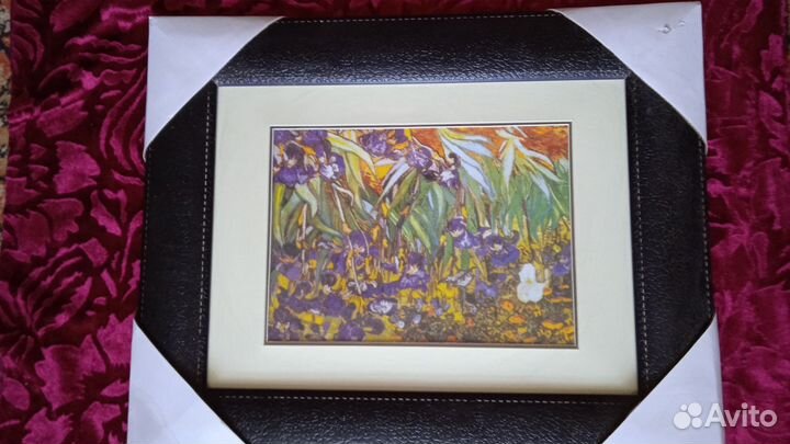 Две новых картины, в кожаных рамках