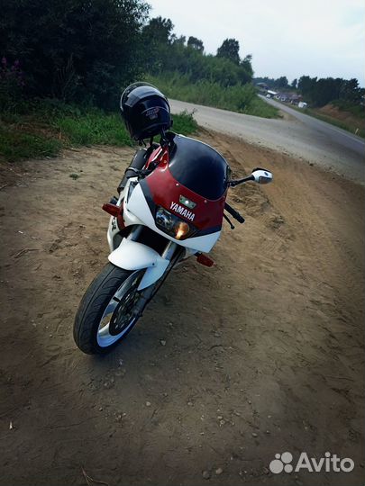 Yamaha FZR1000