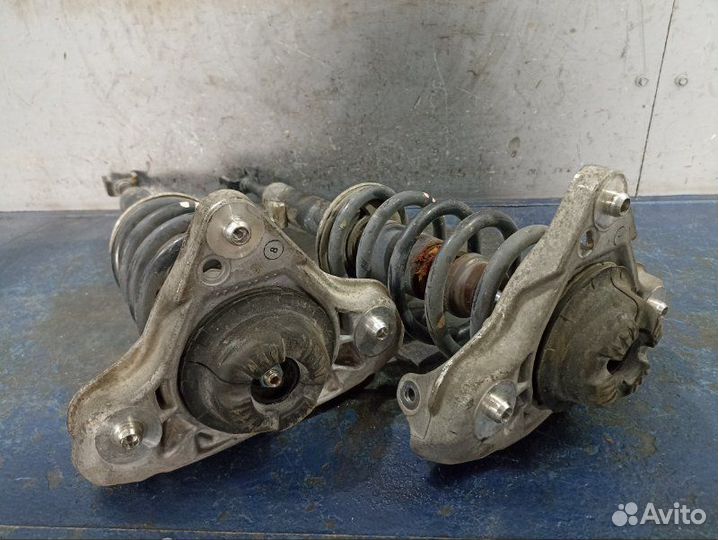 Стойки комплект передние Audi A4 B7