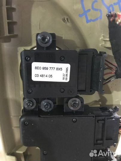 Пластик сиденья правый Audi A4 8ED BWE 2005-2008