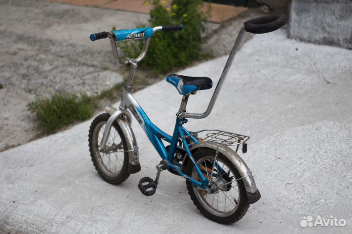 Детский велосипед Космос с родительской ручкой