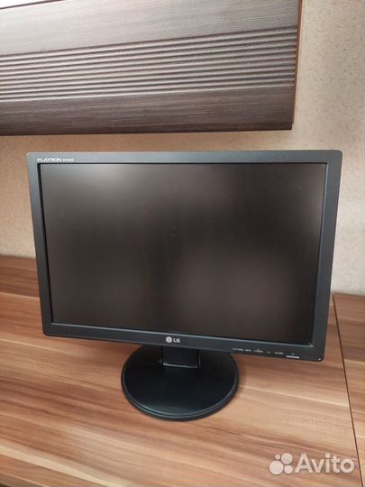Монитор LG Flatron W1942 S