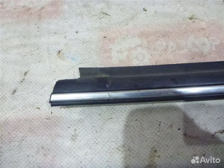 Уплотнитель стекла двери бархотка передний левый