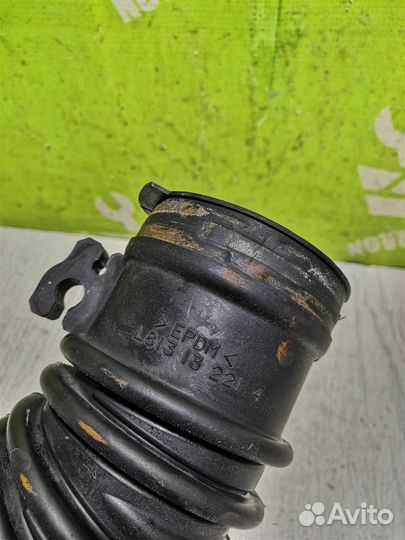 Патрубок воздушного фильтра Мазда 6