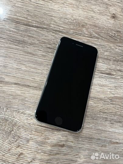 iPhone SE 2020 64 gb