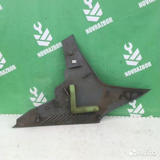 Накладка стойки Рено Логан