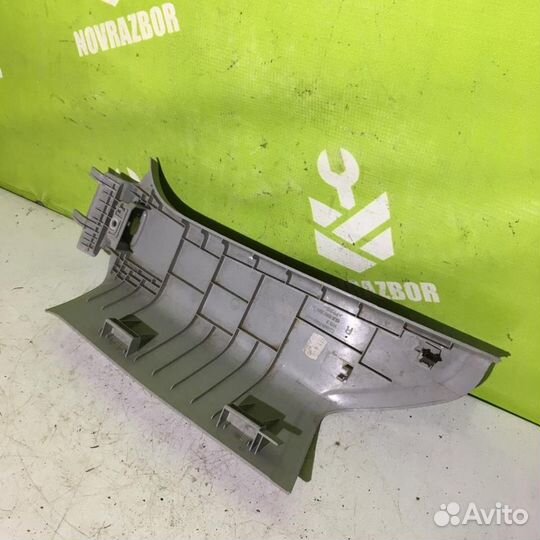 Обшивка стойки Шкода Йети