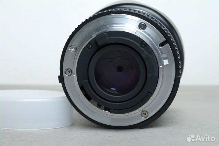Объектив Nikon 50mm f/1.8 D