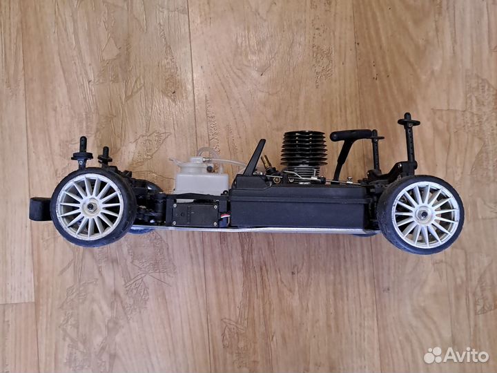 Радиоуправляемая машина на двигателе двс