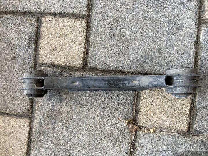 Направл. рычаг с резиномет. шарниром Л BMW 3 F30